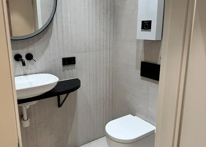 Exclusive Basement With Terrace Apartamento